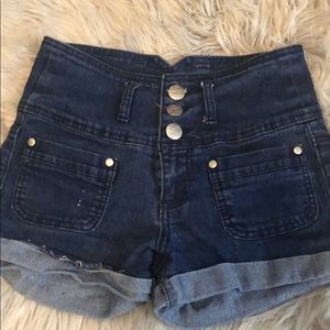 Reign shorts